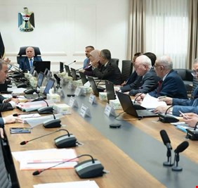 المجلس الوزاري للاقتصاد ينفي استقطاع رواتب الموظفين