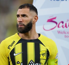 أول عرض يصل كريم بنزيما بعد رفضه اللعب مع الاتحاد السعودي