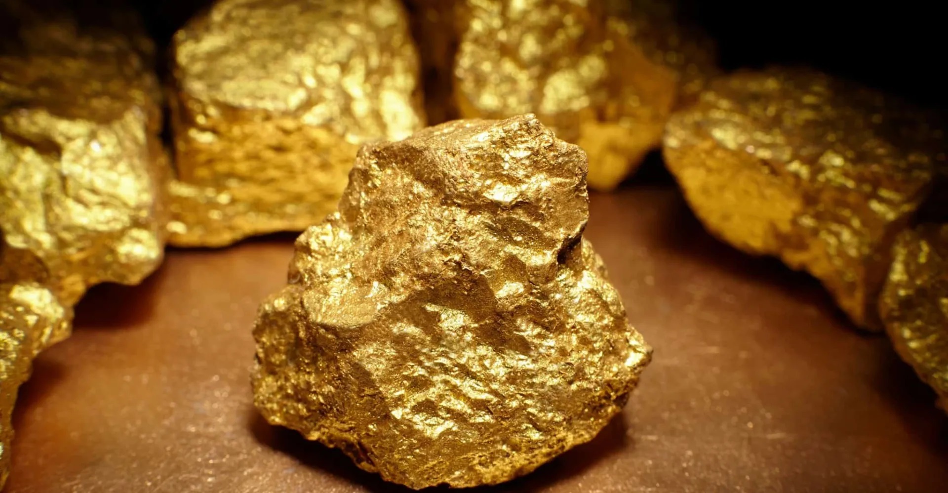 أسعار الذهب تسجل أول تراجع لها منذ نحو أسبوعين