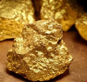 أسعار الذهب تسجل أول تراجع لها منذ نحو أسبوعين