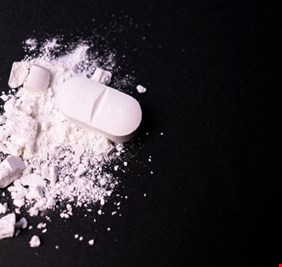 تحذير هام من مخاطر سحق الأقراص وفتح الكبسولات قبل تناول الدواء