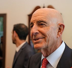 ترامب يدرس تكليف باراك مبعوثا لشؤون العراق