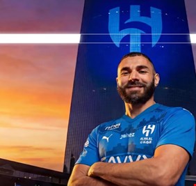 رسميا.. الهلال السعودي يتعاقد مع كريم بنزيما