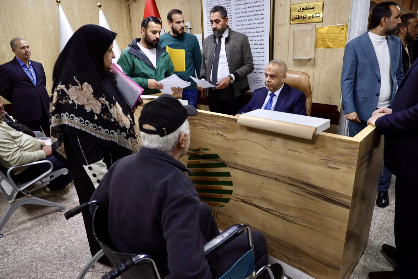 مدير عام شركة توزيع المنتجات النفطية يتابع طلبات عدداً من المواطنين والموظفين