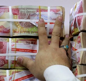 مستشار الحكومة يؤكد تأمين الرواتب بشكل تام