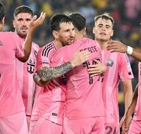 بطريقة خيالية.. ميسي يفتتح أهدافه في 2026 عبر برشلونة