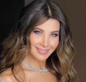 نانسي عجرم ترد على شائعات مشاركتها بحفلات على جزيرة إبستين