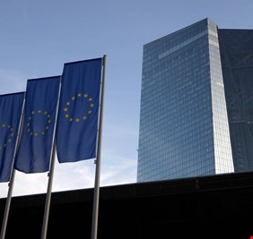 الذكاء الاصطناعي يدفع الأسهم الأوروبية للتراجع