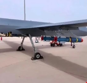 العراق يجري تجربة صاروخية في قاعدة عين الأسد