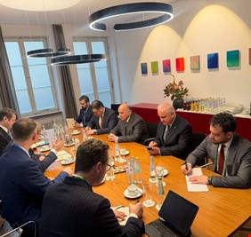 فؤاد حسين يبحث مع يوهان فادافول وأعضاء البوندستاغ ومظلوم عبدي على هامش مؤتمر ميونخ للأمن تعزيز التعاون الأمني وملف سجناء داعش