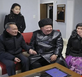 الزعيم الكوري الشمالي يفتتح مجمعا سكنيا لعائلات جنود قتلوا بالحرب الروسية الأوكرانية