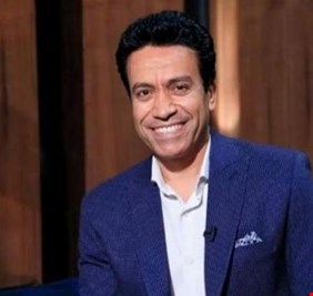 سامح حسين يبدأ التحضير لموسم جديد من «قطايف»