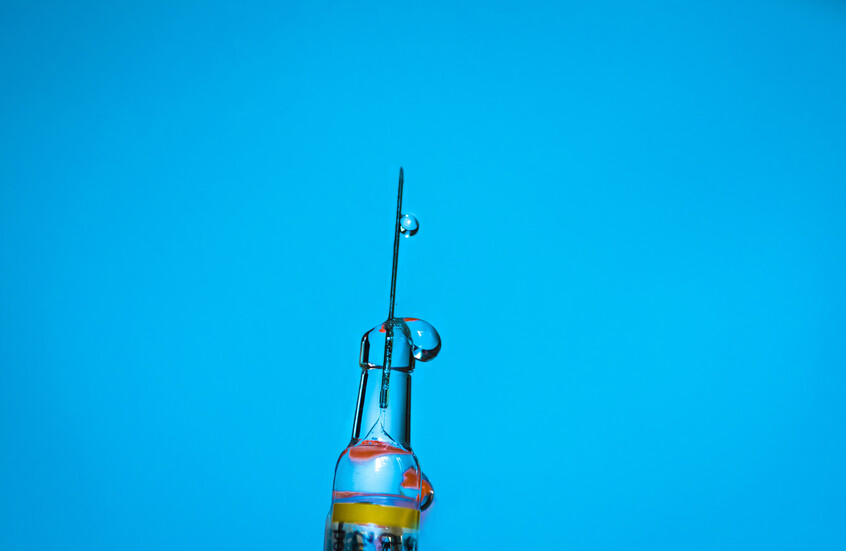 بعد سنوات من الغموض.. حل لغز الجلطات النادرة المرتبطة بلقاحات كورونا