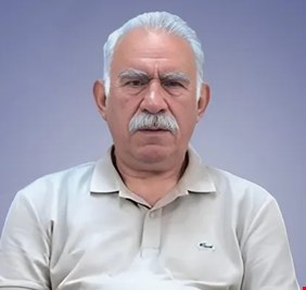 أوجلان يعلن نهاية المرحلة الأولى من قرار تسليم السلاح ويأذن ببدء 