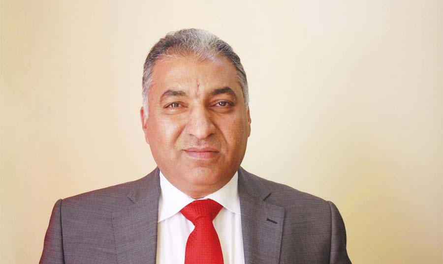 سيرة واضحة في زمن الالتباس