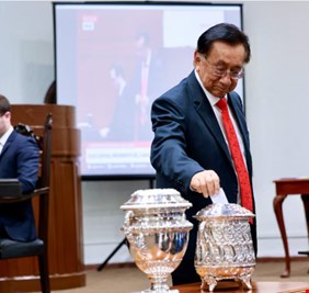 بيرو.. انتخاب خوسيه بالكازار رئيسا مؤقتا للبلاد بعد عزل سلفه بشبهة الفساد