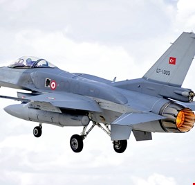 تركيا.. سقوط مقاتلة من طراز 