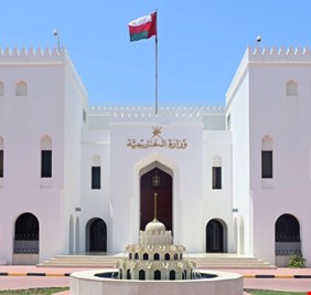 الخارجية العمانية: الوفدان الأمريكي والإيراني أبديا انفتاحاً على الحلول الجديدة خلال محادثات جنيف
