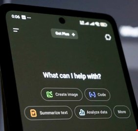 بين المجاملة والتهديد.. ما الطريقة المثلى لمخاطبة روبوتات الدردشة؟