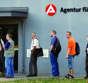 ألمانيا.. أكثر من 3 ملايين عاطل عن العمل