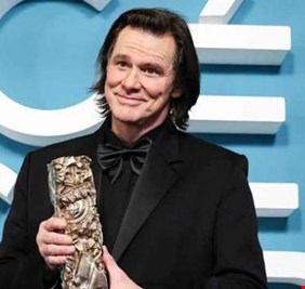 جيم كاري يثير جدلًا عالميًا بمظهره الجديد في حفل سيزار 2026