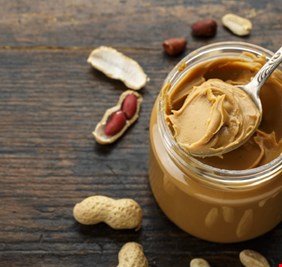 هل يمكن لزبدة الفول السوداني تحسين قوة العضلات بعد سن الـ65؟