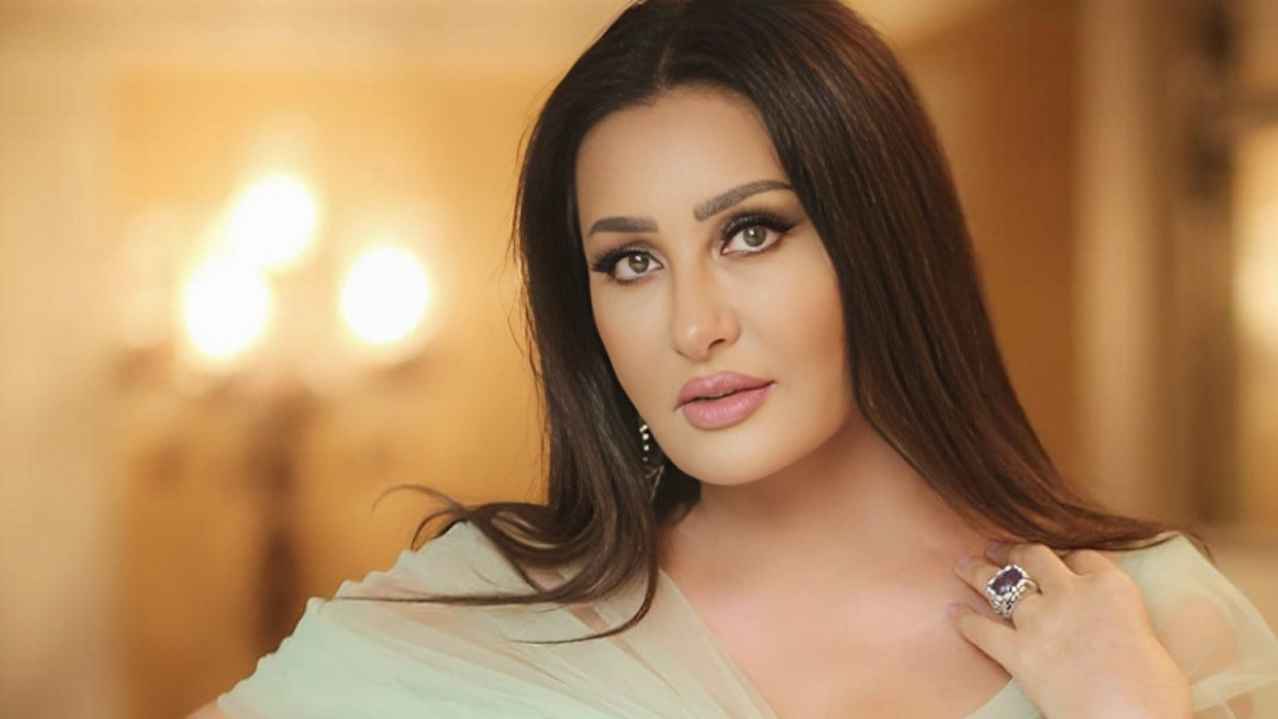 لطيفة تكشف تفاصيل أزمتها النفسية بعد رحيل والدتها