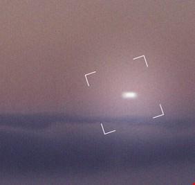 لماذا ينجذب البعض لتفسيرات نظريات المؤامرة أكثر من غيرهم؟