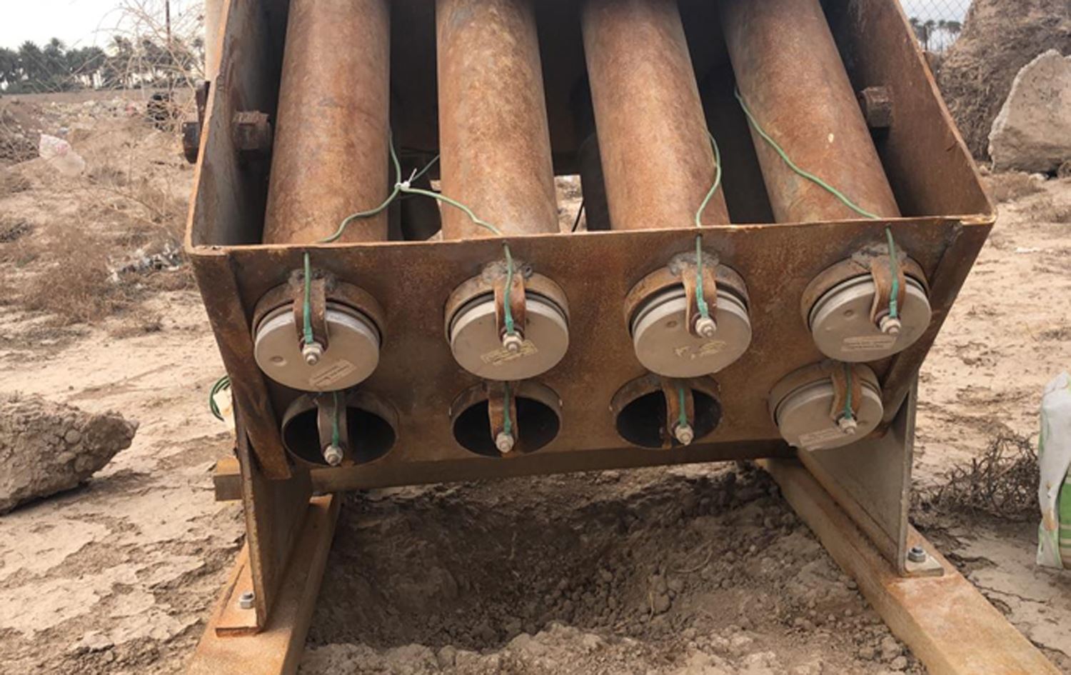 الإعلام الأمني تعلن ضبط منصة إطلاق صواريخ غربي بغداد