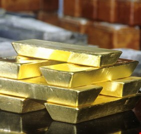 فايننشال تايمز : الحرب عطلت شحنات الذهب من دبي والأسعار مرشحة للارتفاع