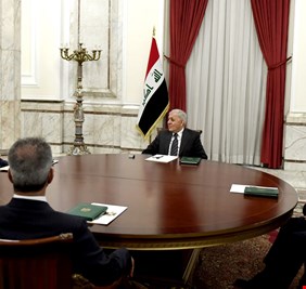 الرئاسات تعقد اجتماعاً في قصر بغداد لبحث التطورات في المنطقة وتداعياتها الخطيرة