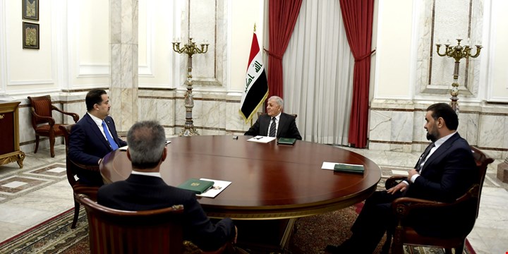 الرئاسات تعقد اجتماعاً في قصر بغداد لبحث التطورات في المنطقة وتداعياتها الخطيرة
