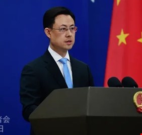 تحرك صيني لاحتواء التوتر في المنطقة.. وجولة لمبعوث بكين بشأن مضيق هرمز