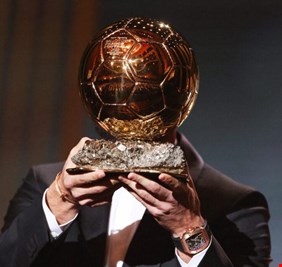 مفاجآت في الترتيب.. أقرب 5 نجوم للكرة الذهبية 2026
