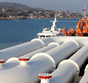 بغداد تطلب من الإقليم استخدام خطوط النفط للتصدير إلى جيهان التركي والاقليم يضع شروطاً