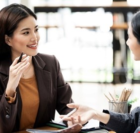 دراسة كورية: تصور الموظف لجاذبيته يؤثر على سلوكه في العمل