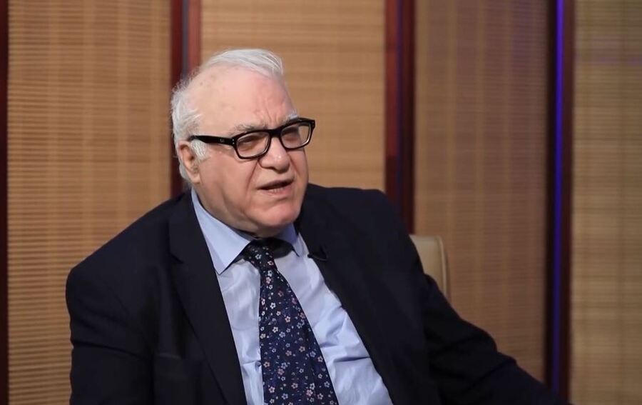 مستشار الحكومة للشؤون المالية: قد نقترض داخلياً لتسديد الرواتب