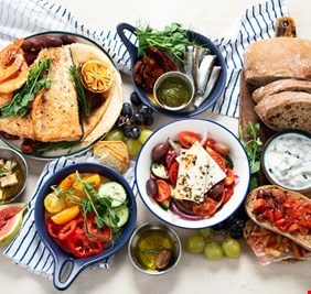 9 أطعمة يمكنك الاستمتاع بها دون خوف من زيادة الوزن