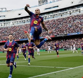 برشلونة يقسو على ضيفه إشبيلية ويبتعد في الصدارة