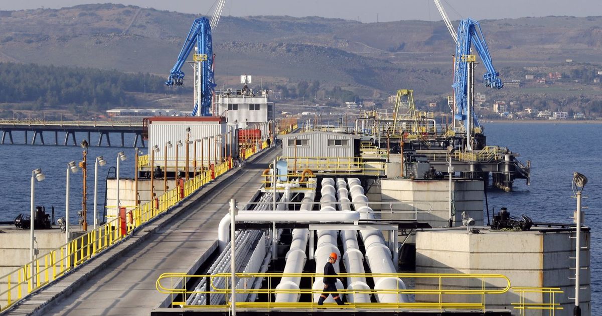 بعد منع كردستان للتصدير.. بغداد تكشف عن خط مباشر مع تركيا لتصدير النفط