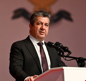 بارزاني يستجيب لضغوط بغداد ويوافق على تصدير النفط عبر الإقليم