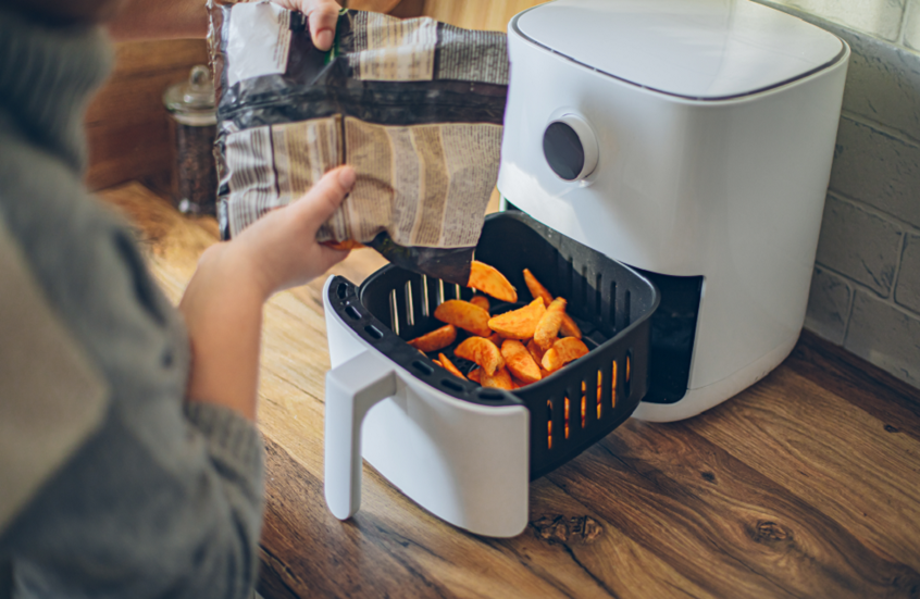 خطأ شائع في استخدام المقلاة الهوائية قد يكلف مطبخك غاليا