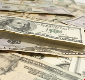 ستاندرد آند بورز: الحرب قد تؤدي إلى خروج مليارات الدولارات من البنوك الخليجية