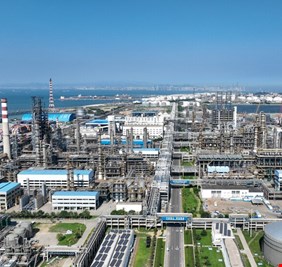 الصين تشارف على اللجوء لاحتياطها النفطي الاستراتيجي