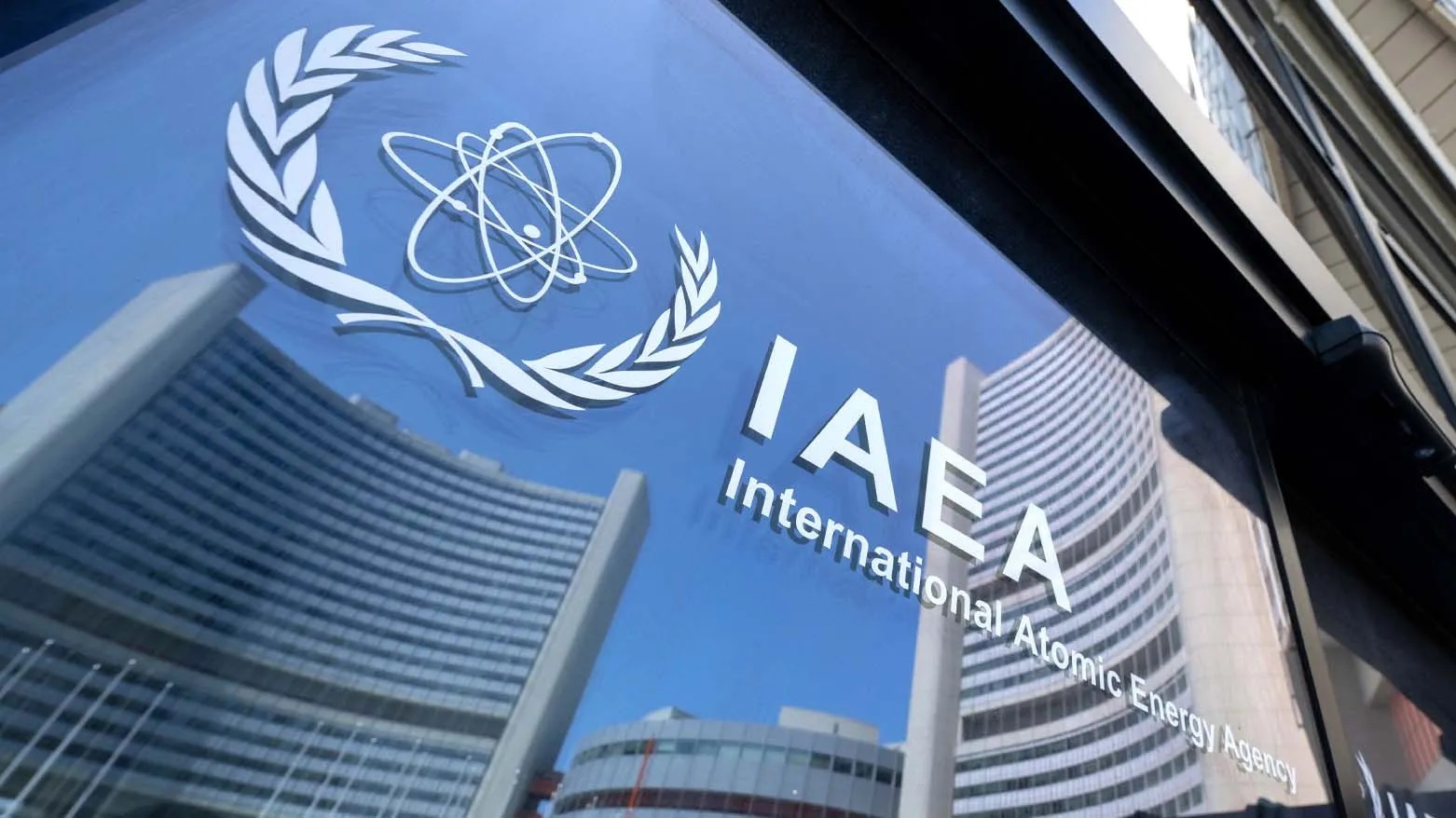 الطاقة الدولية توصي بالعمل من المنزل واعتماد النقل العام لتخفيف ضغط أسعار النفط