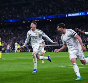 ريال مدريد بعشرة لاعبين يهزم أتلتيكو ويواصل مطاردة برشلونة على صدارة 