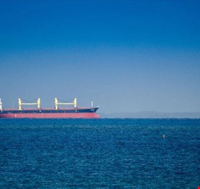 العراق يتمكن من تصدير مليوني برميل من النفط إلى الهند عبر مضيق هرمز