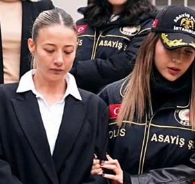 توقيف المغنية التركية ألينا أوغلو في جريمة قتل لاعب كرة قدم