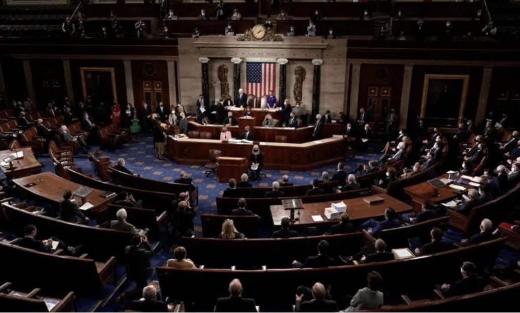 عضو بمجلس الشيوخ الأمريكي: سنبدأ التصويت على إنهاء الحرب في إيران