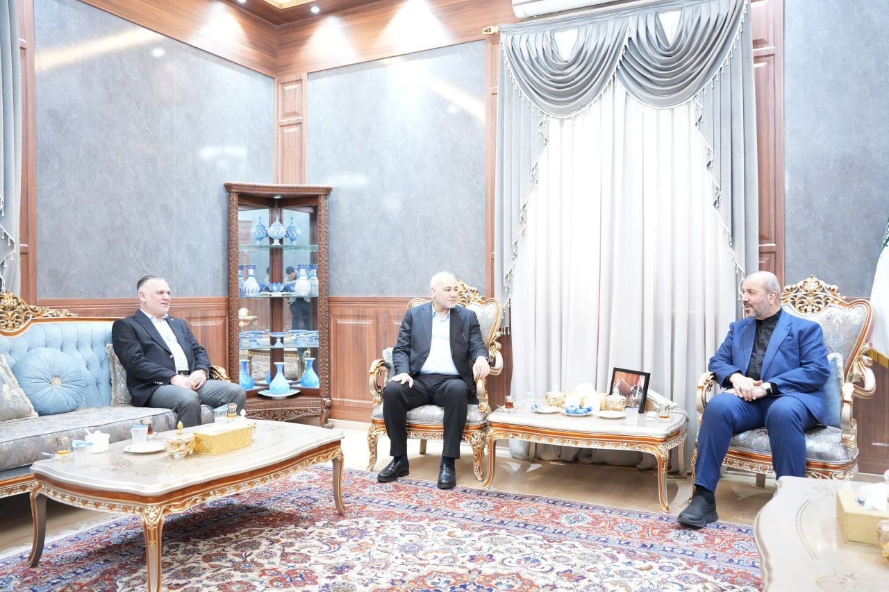 ائتلاف السوداني يبحث مع السفير الايراني لدى بغداد مستجدات الأوضاع وتضامن العراق